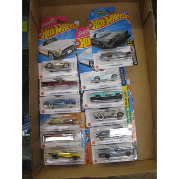 12 HOT WHEELS CARS