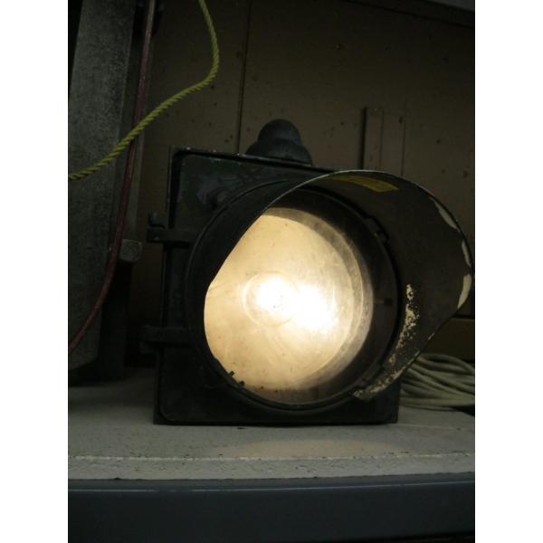 LIGHTED TRAFFIC LIGHT