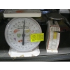 Image 1 : 2 SMALL SCALES