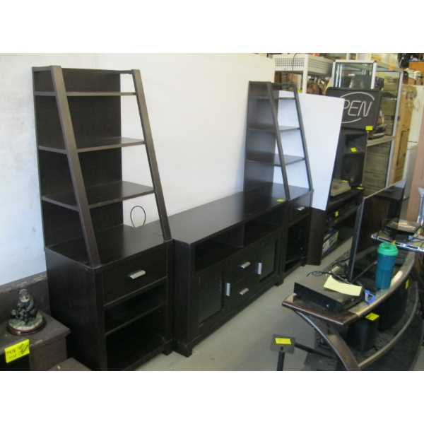 3 PIECE TV ENTERTAINMENT STAND W/2 SHELF UNITS