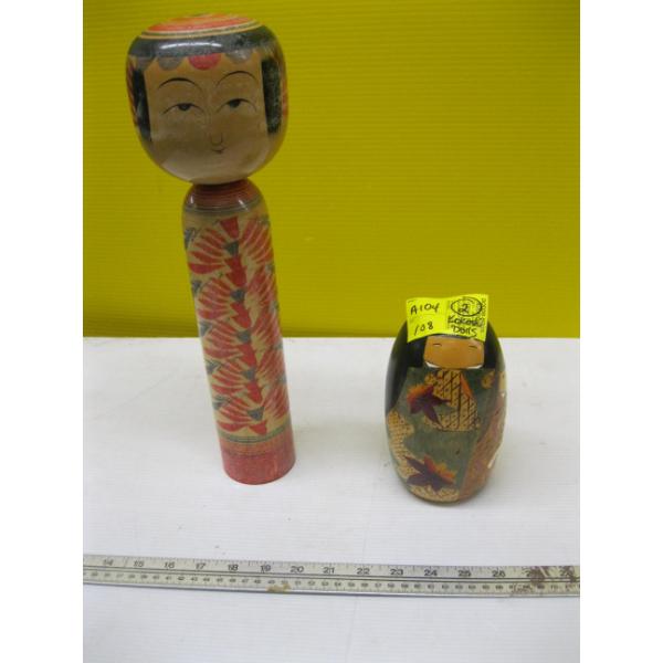 2 KOKESHI DOLLS