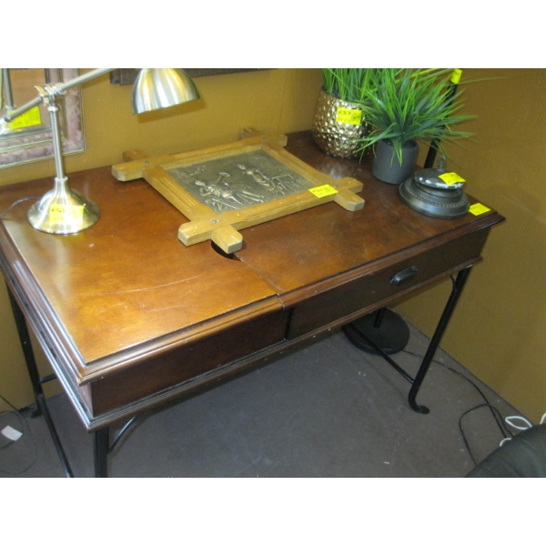 FOLD OUT COMPUTER DESK