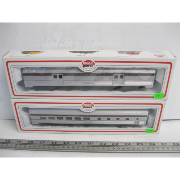 2 PASSENGER TRAIN CARS