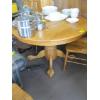 Image 2 : ROUND SOLID OAK DINING TABLE W/2 PRESS BACK CHAIRS & A LEAF