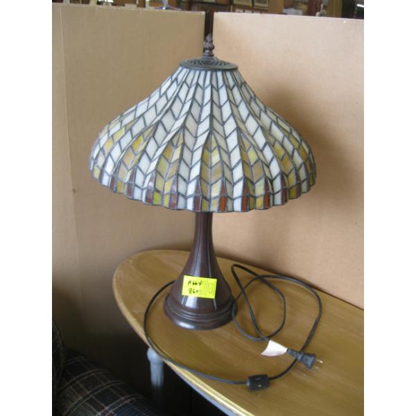 TIFFANY LIKE LAMP