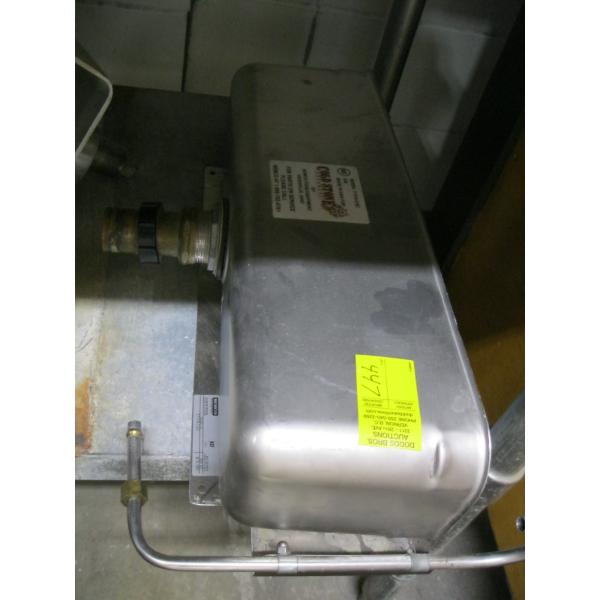 SM. STAINLESS BOTTLE HOLDER W/DRAIN