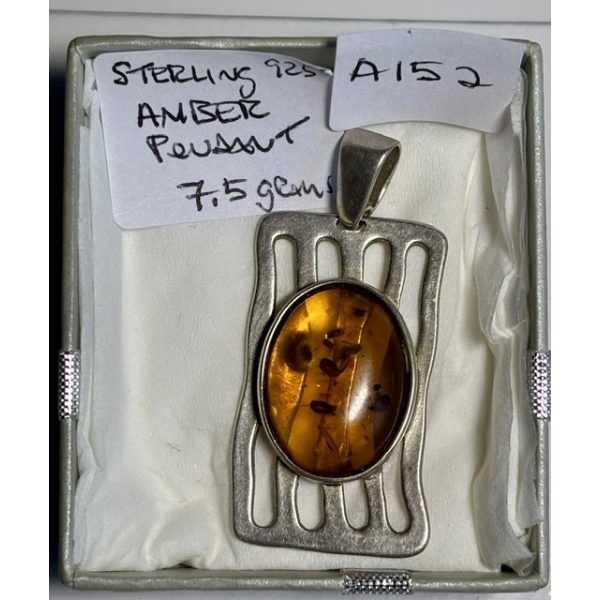 STERLING .925 SILVER AMBER PENDANT, 7.5G