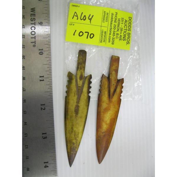 2 BUFFALO BONE ARROW HEADS, 1800s PLAINS INDIANS