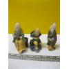Image 3 : 5 CHINESE MUDMEN