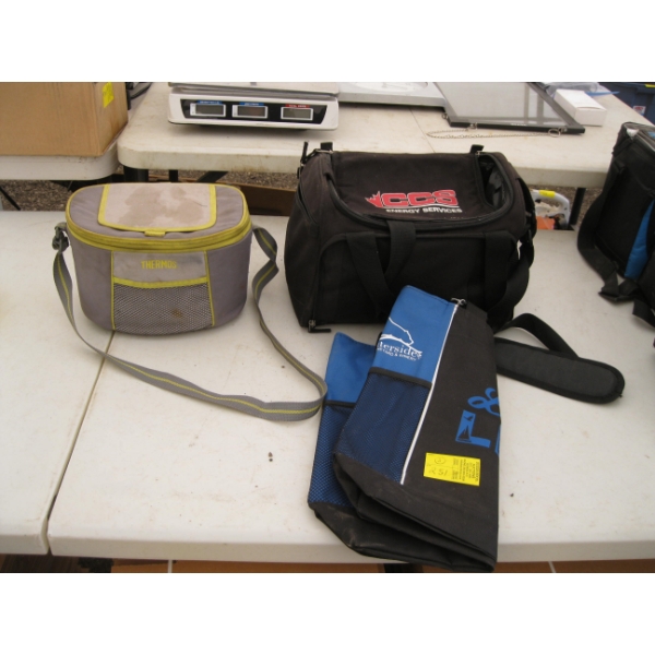 WATERSIDE WINERY BAG & 2 INSULATED BAGS
