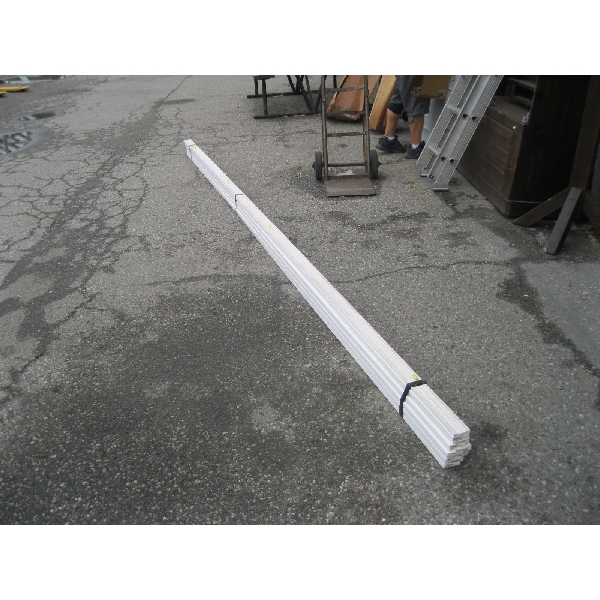 BUNDLE OF 10 NEW 11/16"X2 1/4"X14' MOULDING