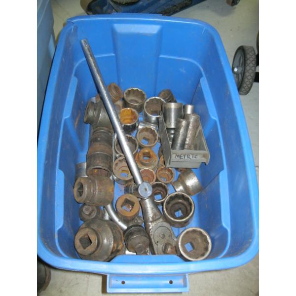 BIN W/ASST. 3/4" & 1" SOCKETS