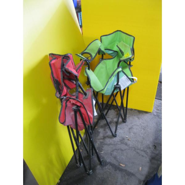 2 FOLDING CHAIRS  