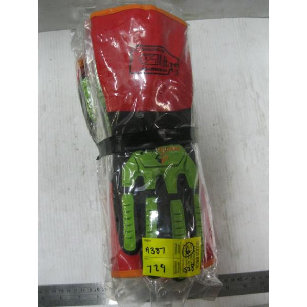 6 PAIR OF SZ 8 GLOVES