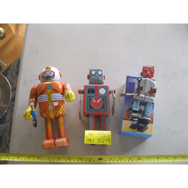 3 TIN ROBOTS - 2 W/BOXES