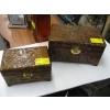 Image 1 : 2 CARVED BOXES