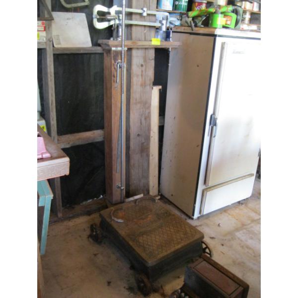 FAIRBANKS MORRIS PLATFORM SCALE W/HEIGHT METER