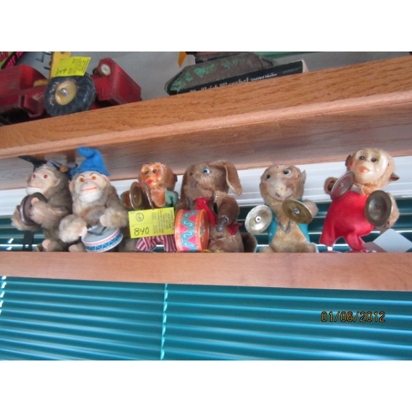 6 SM. MONKEY FIGURINES