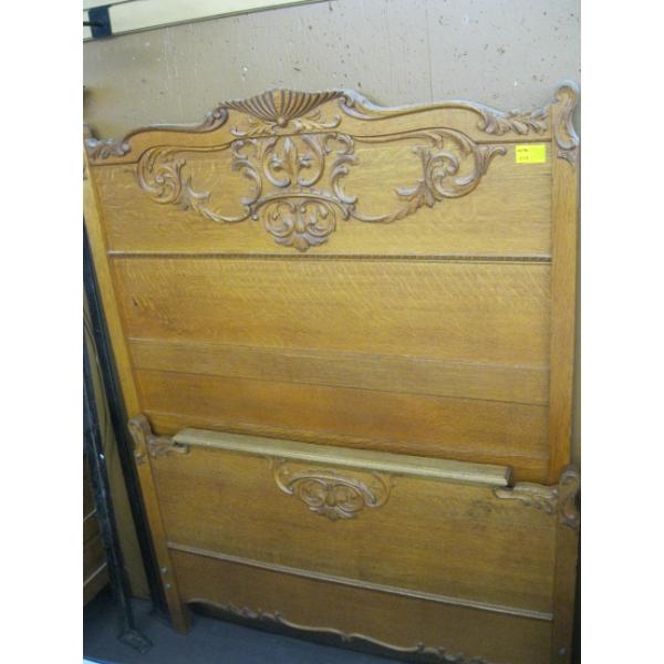 TALL OAK ANTIQUE DOUBLE BEDFRAME W/FOOTBOARD & RAILS