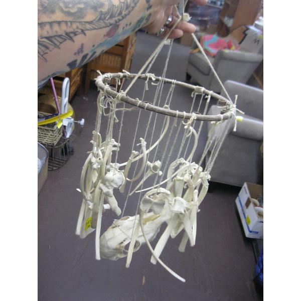 BONE W/SKULL WINDCHIME