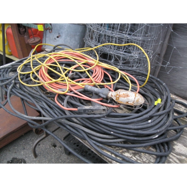 HEAVY DUTY EXTENSION CORDS & A TROUBLELIGHT