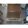 Image 3 : FLORAL PRINT SMALL LIDDED TRUNK
