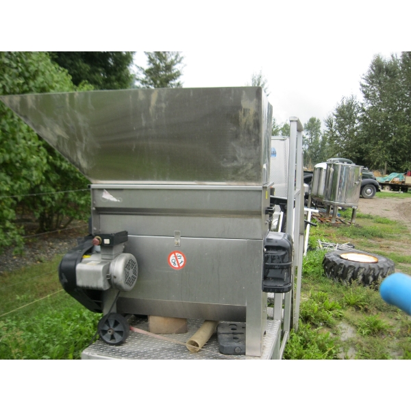 ELECTRIC CRUSHER W/ALUMINUM STEPS & PLATFORM