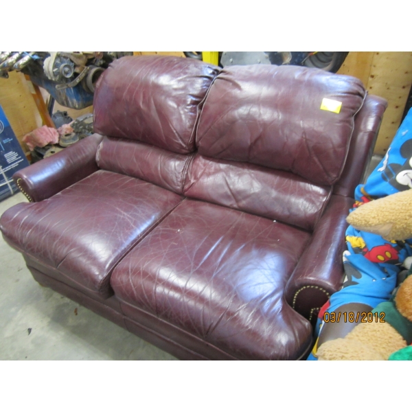 LEATHER LOVE SEAT