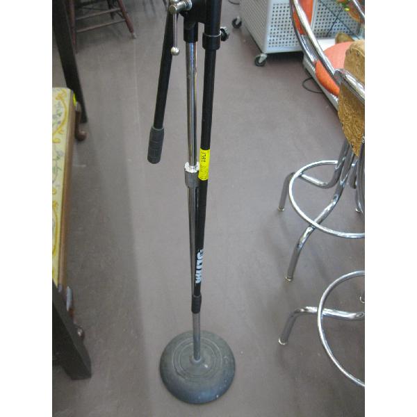 MIC STAND