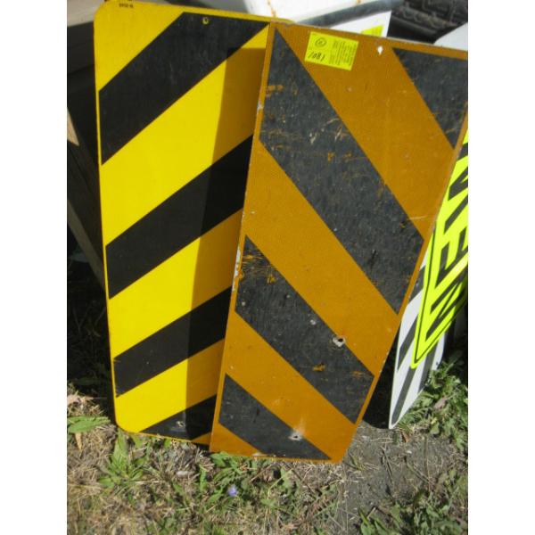 2 BLACK & YELLOW ANGLE SIGNS