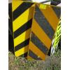 Image 1 : 2 BLACK & YELLOW ANGLE SIGNS