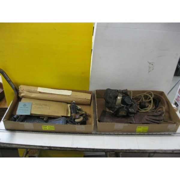WW2 AIRPLANE GLOVES, HEADGEAR, ETC.