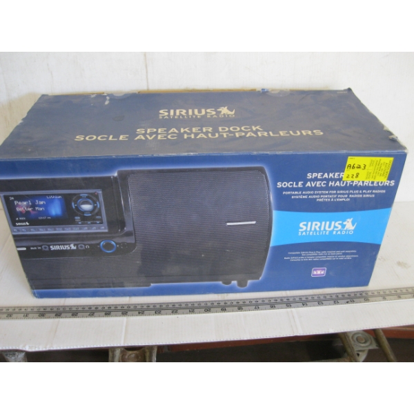 SIRIUS PORTABLE SYSTEM & PAIR OF ALPINE 250W AUTO SPEAKERS