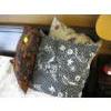 Image 1 : 4 LG. DECORATIVE PILLOWS