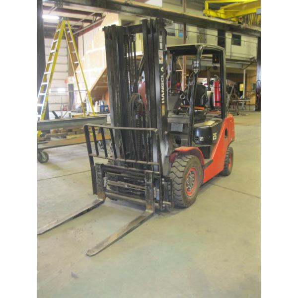 2023 HANGCHA 25 5000LB PROPANE FORKLIFT - NO TANK - 3 STAGE W/SIDE SHIFT