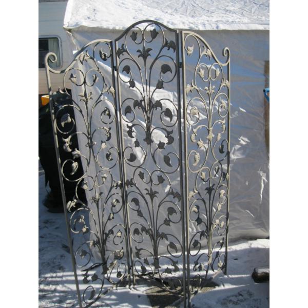 3 PIECE METAL FOLD OUT GARDEN PANEL