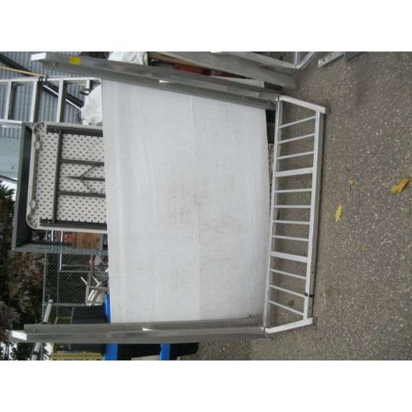 ALUMINUM HEADACHE RACK W/SIDERAILS