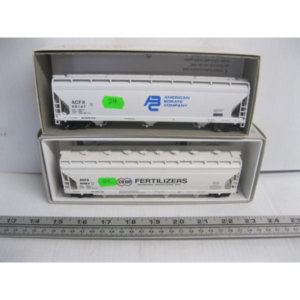 CCURAIL DOUBLE HO TRAIN CAR SET