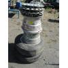 Image 3 : 4 RIMS W/HUBCAPS - 2 RIMS W/TIRES