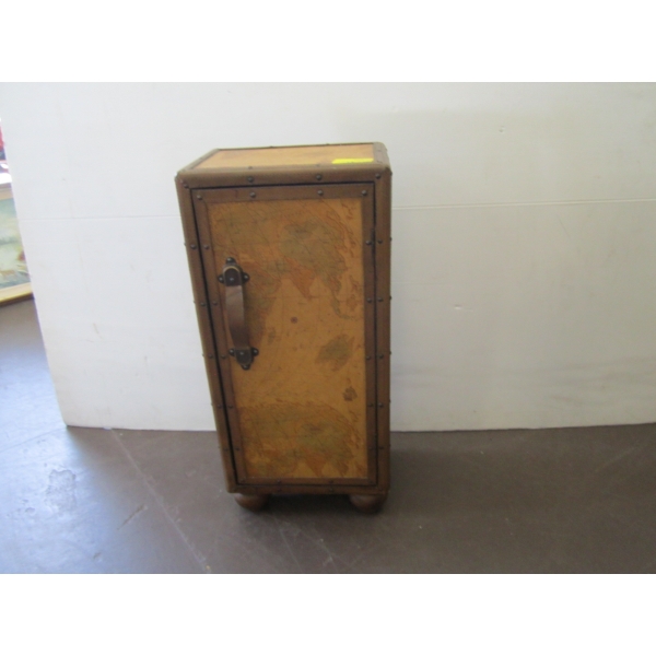 UPRIGHT STEAMER TRUNK W/WORLD DESIGN
