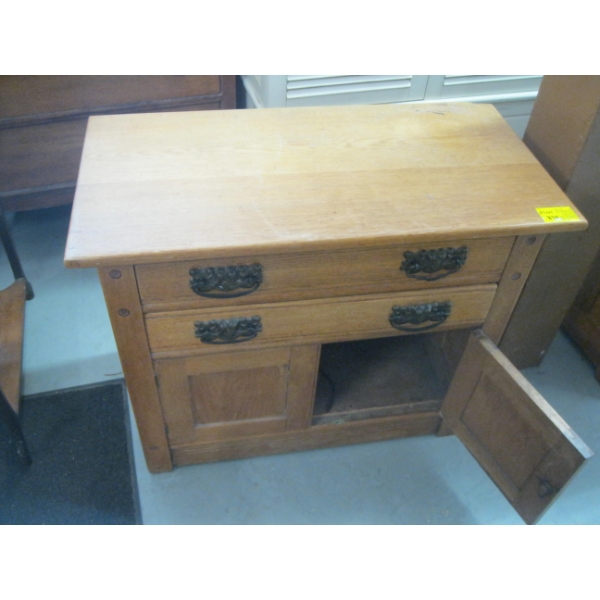 SM. 2 DRAWER OAK ANTIQUE CABINET