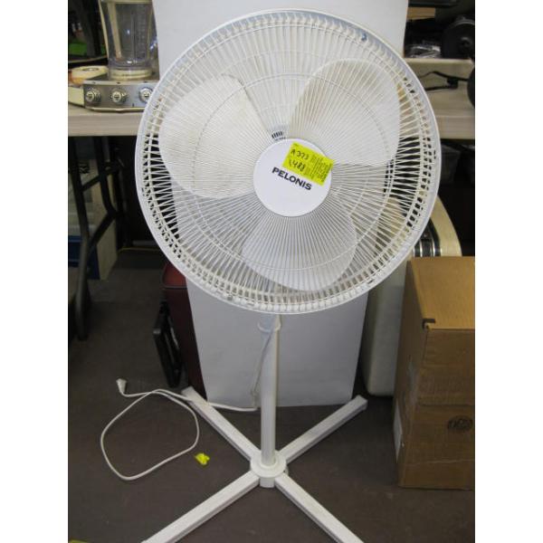 WHITE FLOOR FAN