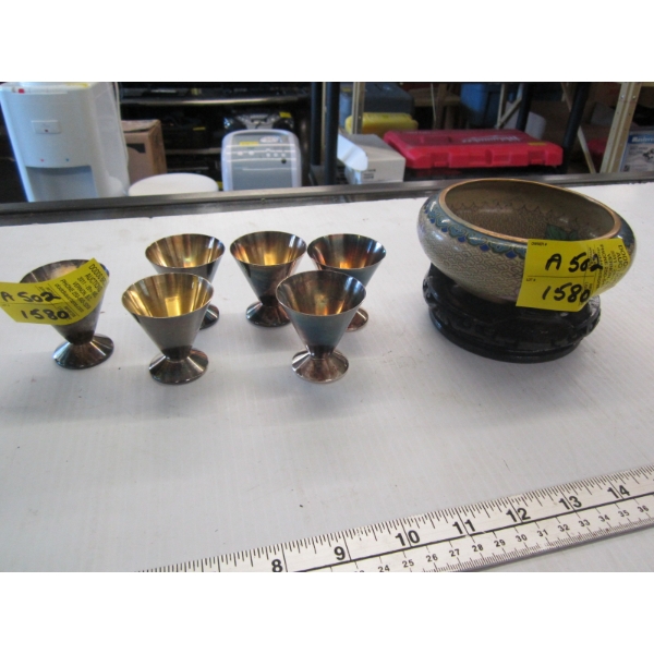 METAL SHOOTERS & A CHINESE BOWL ON STAND