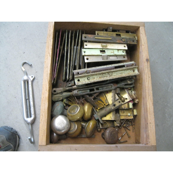 VINTAGE DOOR HARDWARE