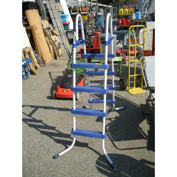 POOL LADDER