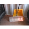 Image 2 : 1 METAL & 1 PLASTIC SNOW SHOVEL