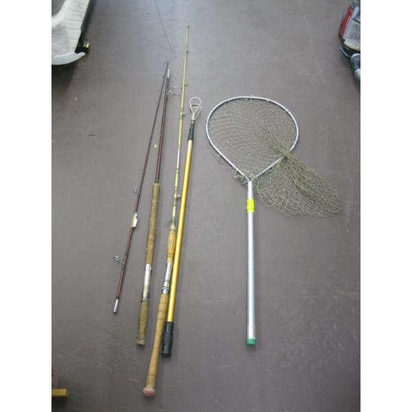 FISHING NET & A BUNDLE OF FISHING RODS