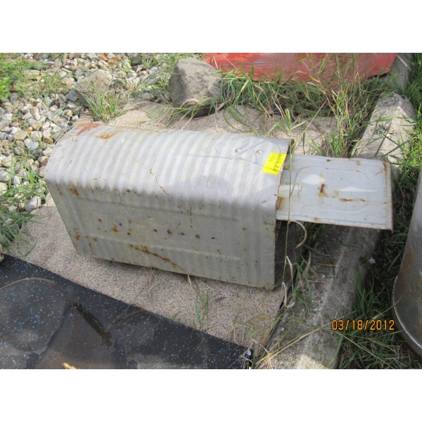 VINTAGE MAILBOX