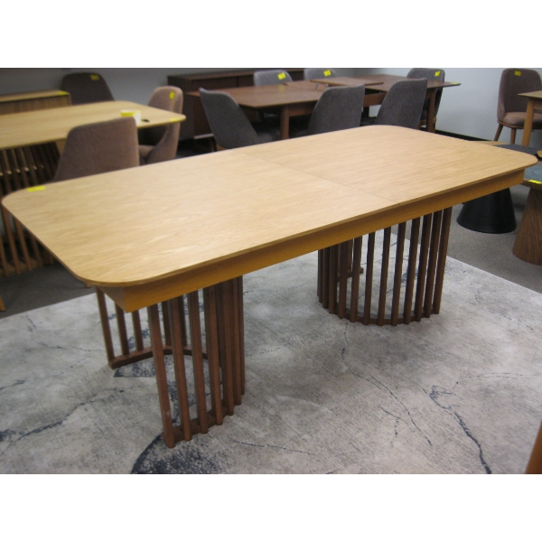 CASA EXTENDABLE TABLE, OAK TOP W/DOUBLE PEDESTAL BASE, 200CM