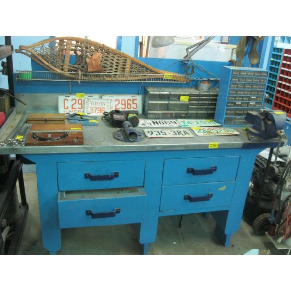 METAL TOP WORK BENCH W/4 DRAWERS - NOT THE VISE
